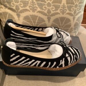 Cole Haan size 5.5 black and white slip on shoe